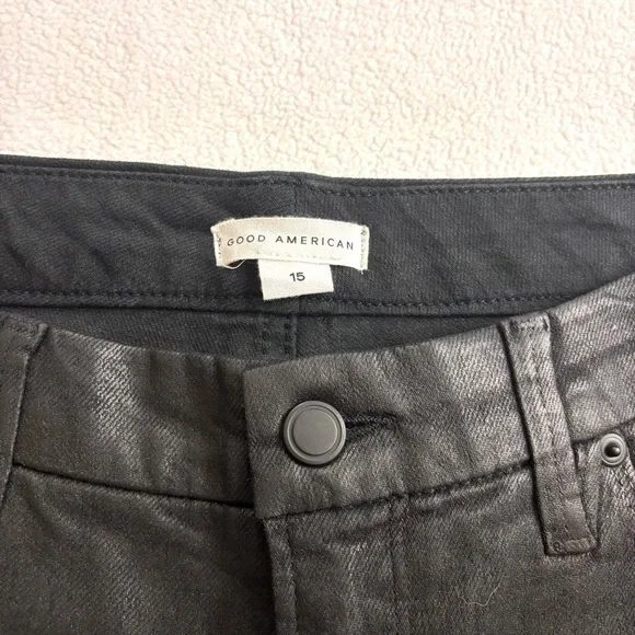 NWOT Good American Black Coated Midrise Tummy Control Butt Lift Pants (15)